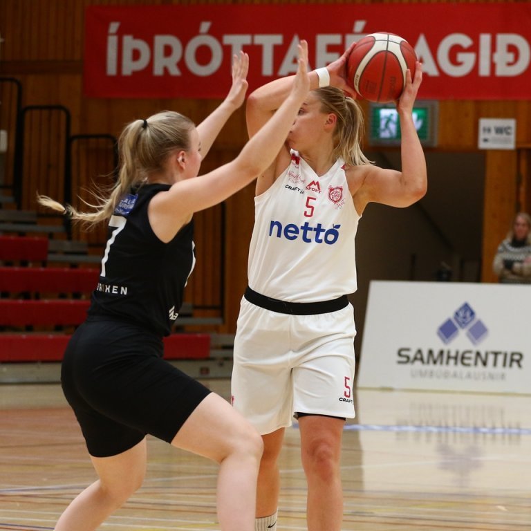 rut-og-hulda-osk-pjo_7047