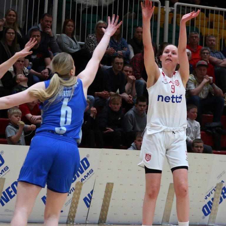 bergdis-lilja-og-hrefna-pjo_5780