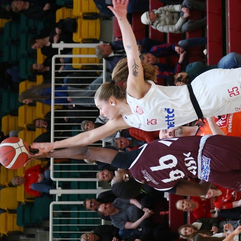 madison-og-oumoul-khairy-pjo_5884