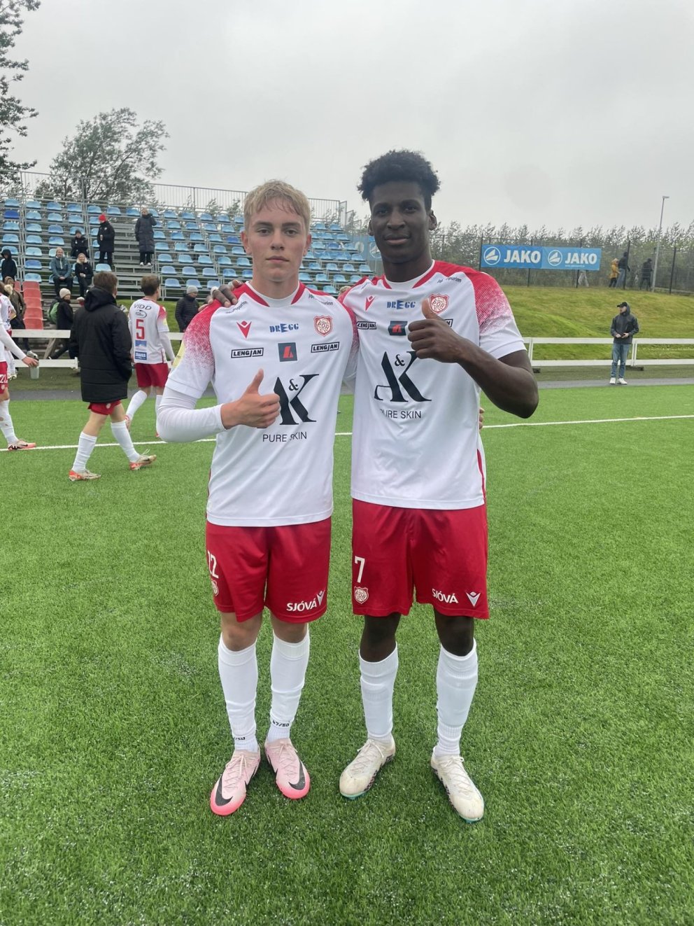 Rafael Victor skoraði tvennu í dag og hinn 15 ára gamli Einar Freyr lék sinn fyrsta deildarleik fyri…