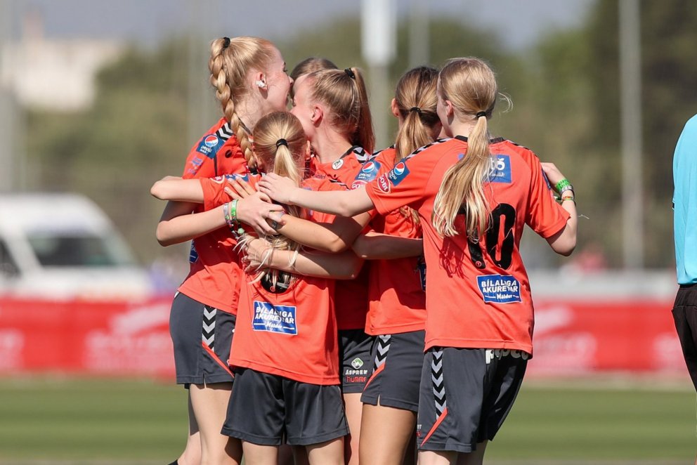 Marki fagnað í Barcelona. Þrír bikarar heim ásamt nokkrum einstaklingsverðlaunum.