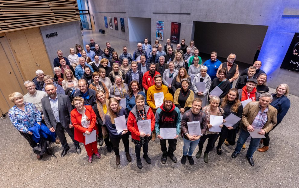 Hér má sjá þann hóp sem hlaut styrk í gær