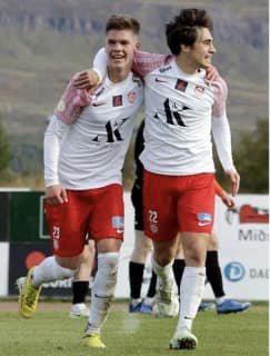 Efnilegir leikmenn fengu eldskírn í dag