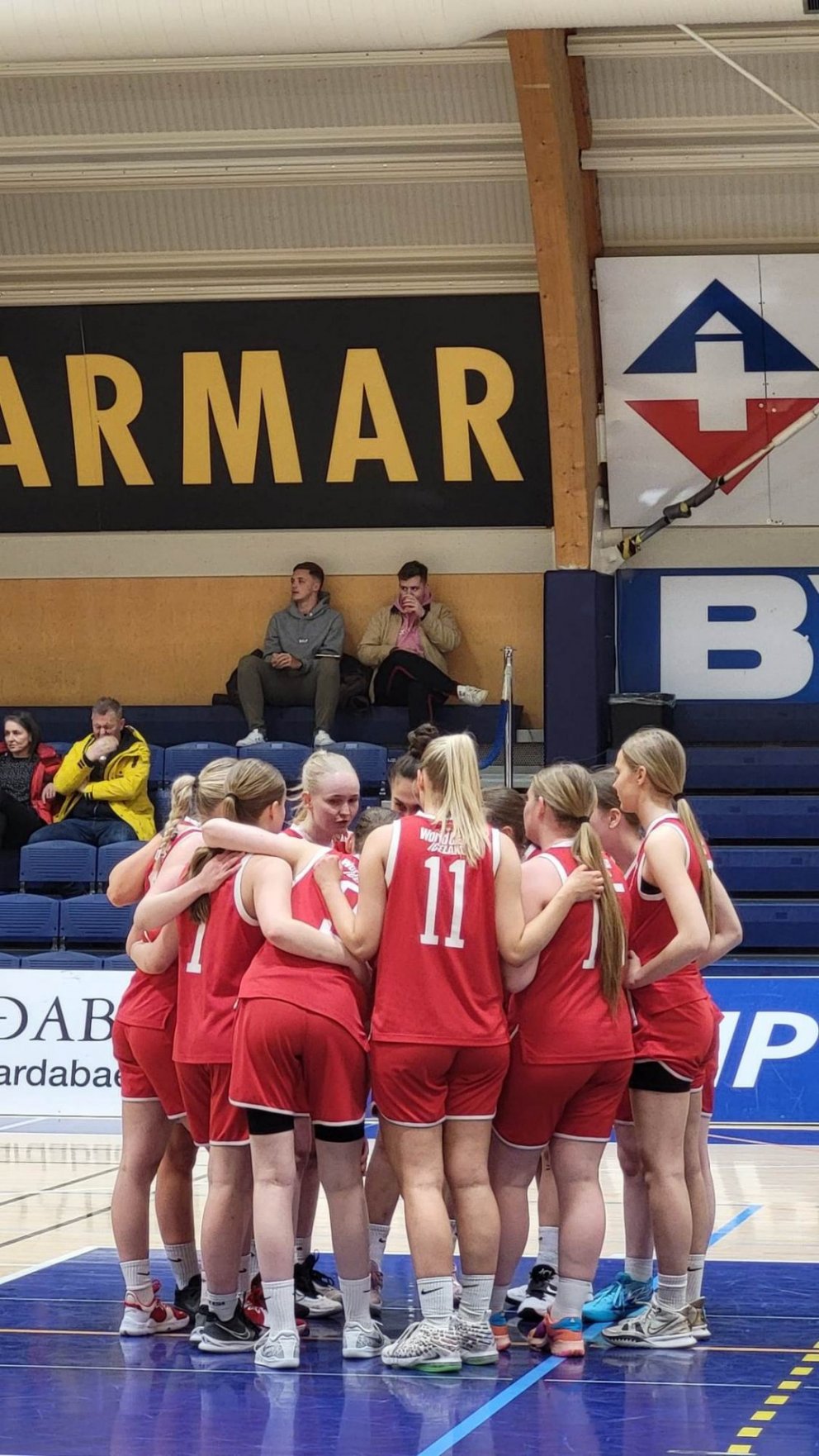 Þórsstelpurnar í Garðabænum - og nú málum við Umhyggjuhöllina rauða!