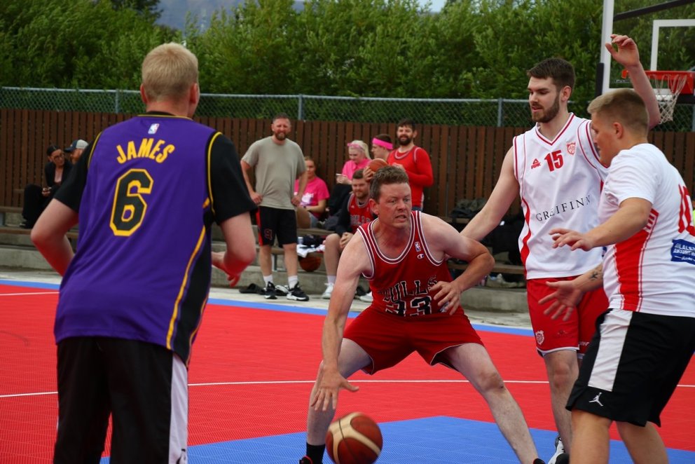 Vel heppnað 3 á 3 Götukörfuboltamót í Garðinum hans Gústa