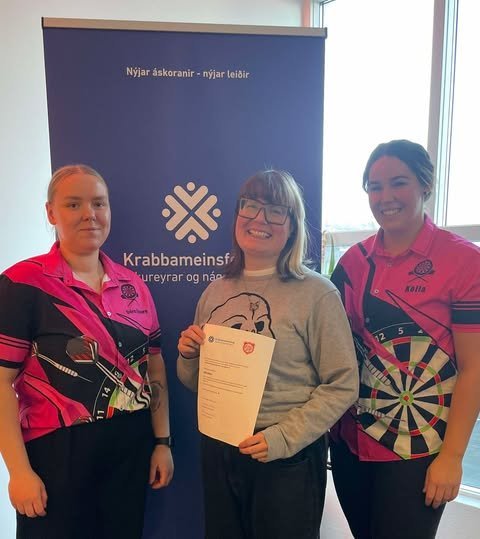 Pílukast: Bleika mótið - styrktarmót fyrir KAON - 200þús krónur söfnuðust