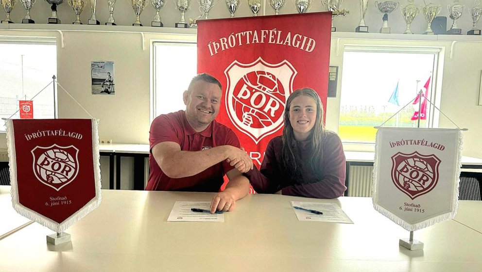Stefán Þór og Eva eftir undirritun samningssins.