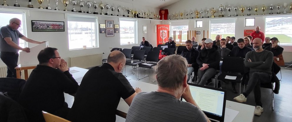 Frá aðalfundi knattspyrnudeildar.