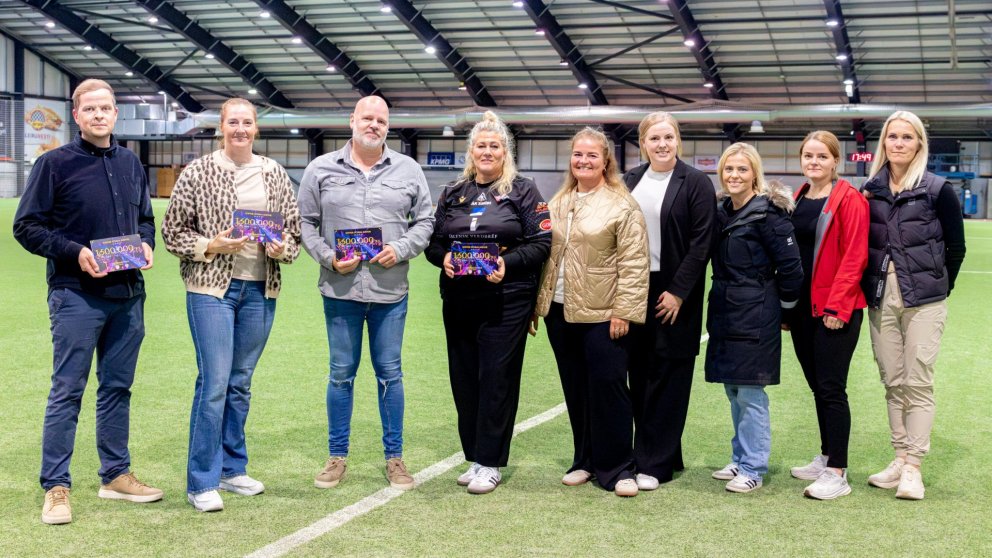 Afrakstur Kvennakvöldsins afhentur liðunum fjórum