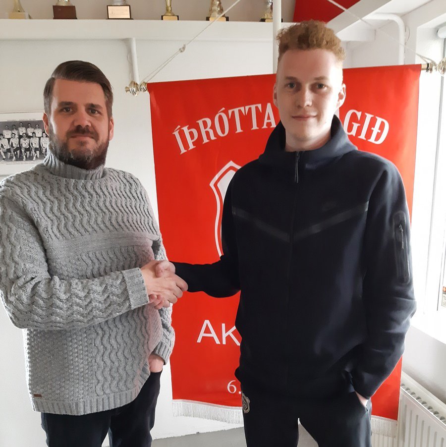 Hjálmar Pálsson formaður körfuknattleiksdeildar og Daníel Andri Halldórsson þjálfari kvennalið Þórs …