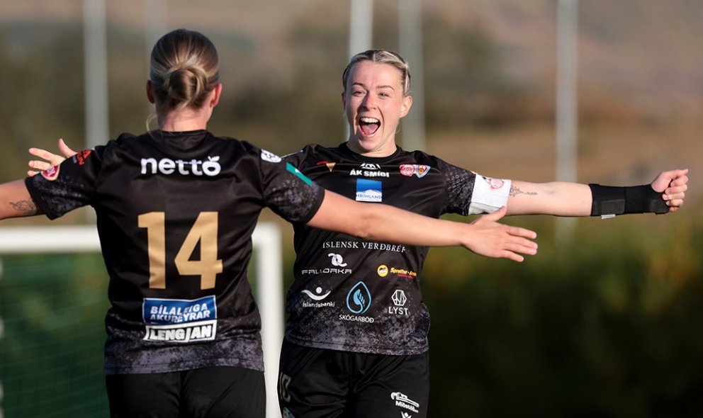 Sandra María Jessen kom Þór/KA í 2-0 eftir sendingu frá Margréti Árnadóttur. Mynd: Skapti Hallgrímss…