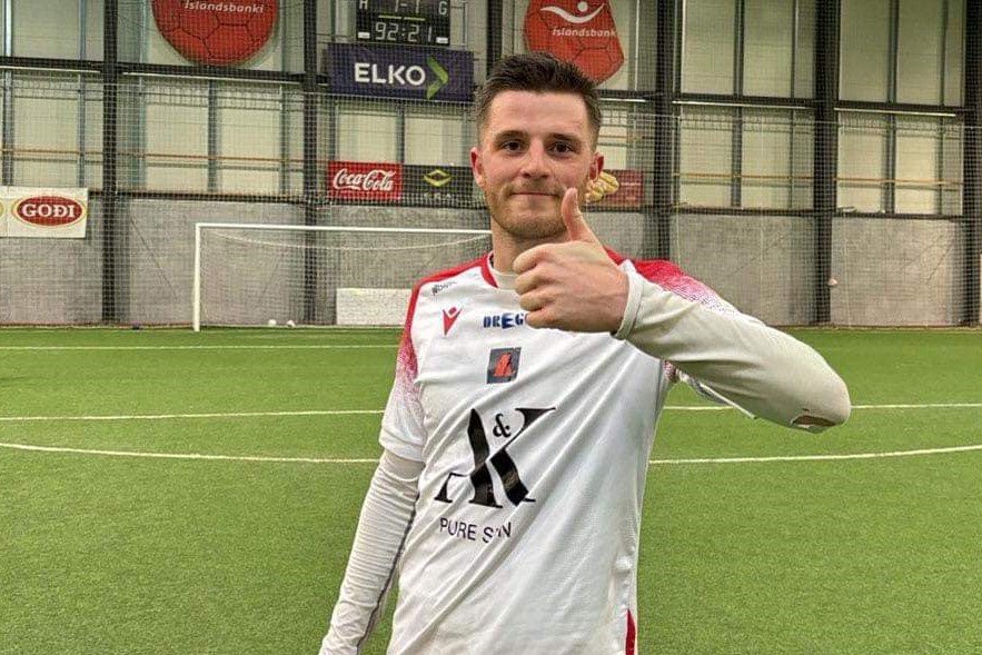 Fannar gefur markinu sínu og sigri Þórs í riðlinum þumalinn. Mynd: Þór fótbolti.