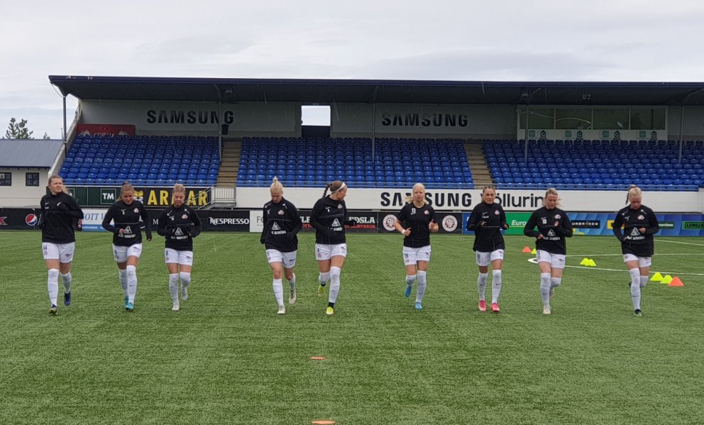 Upphitun í Garðabænum. Því miður varð slæm byrjun liðinu að falli í þetta skipti.