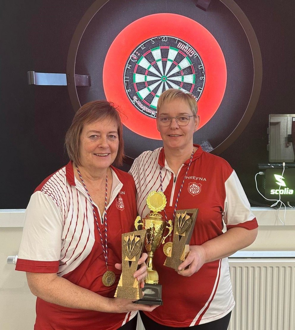 Guðrún Þórðardóttir og Hrefna Sævarsdóttir. Mynd frá píludeildinni.