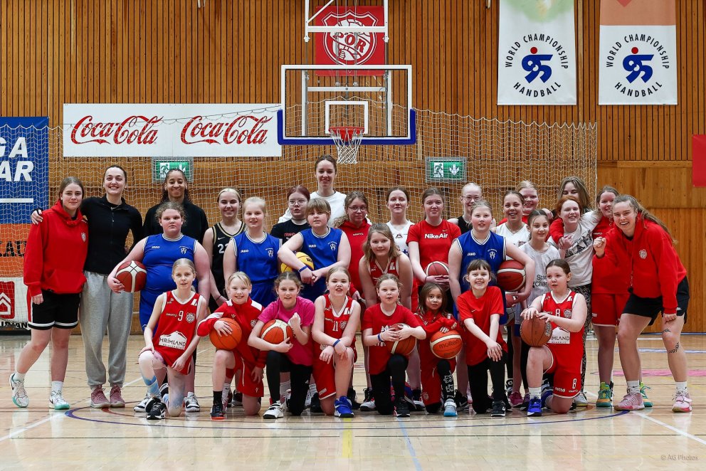 Frábær stemning í körfuboltabúðum