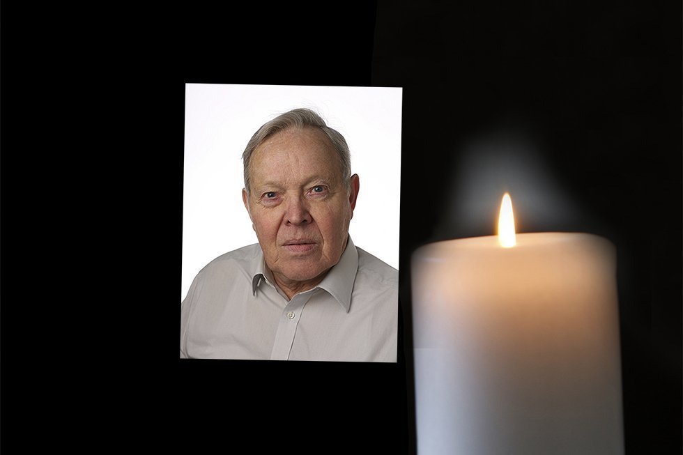 Blessuð sé minning Jóns Bjarnasonar