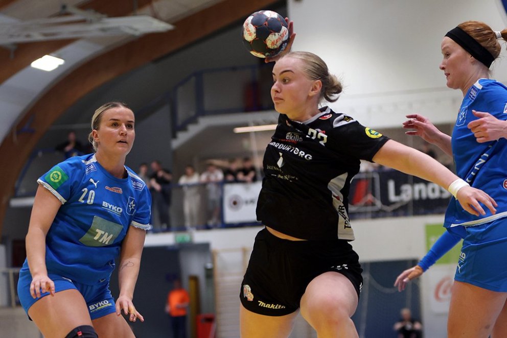 Lydía Gunnþórsdóttir skorar í leiknum gegn Stjörnunni á fimmtudaginn. Mynd: Skapti Hallgrímsson - Ak…