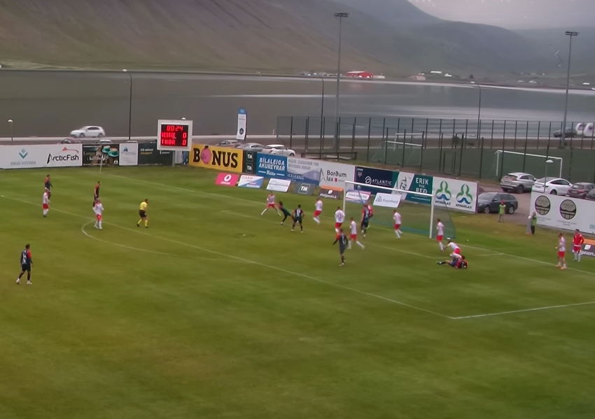 Skjáskot úr YouTube-útsendingu þegar Vestramenn skora eina mark leiksins.