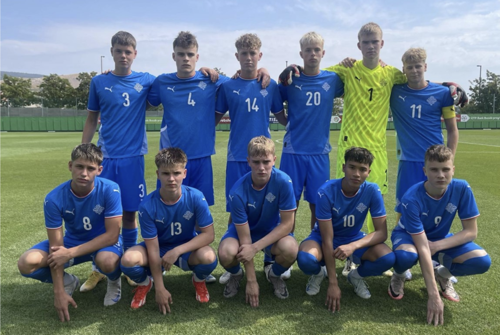 Ási (4), Einar (6), Sverrir (13) og Siggi (1) voru allir í byrjunarliði Íslands í 1-0 sigri á Suður-…
