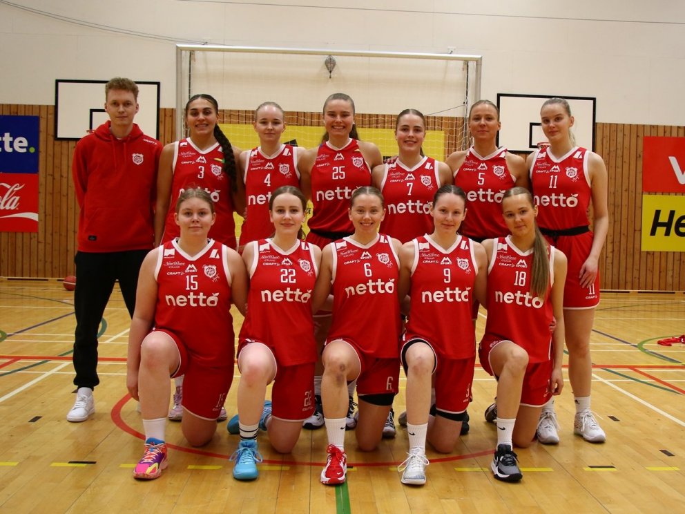 Hópurinn gegn Snæfelli. Mynd: Palli