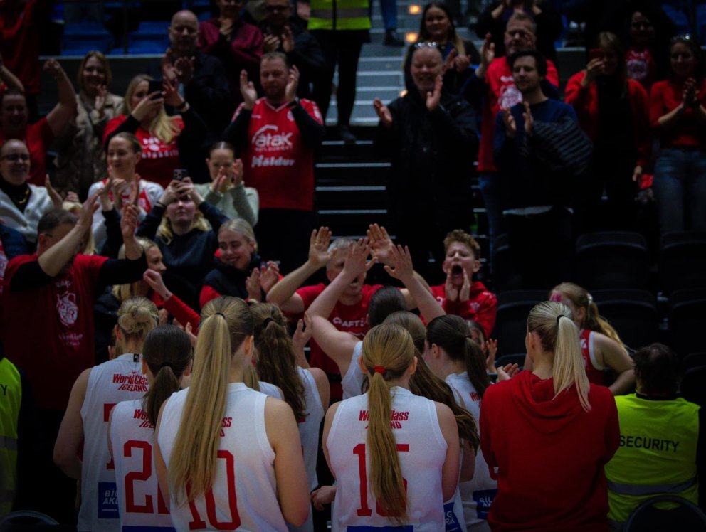 Fölskvalaus gleði í leikslok eftir sigur í undanúrslitum. Mynd: Þorgeir Örn Tryggvason.