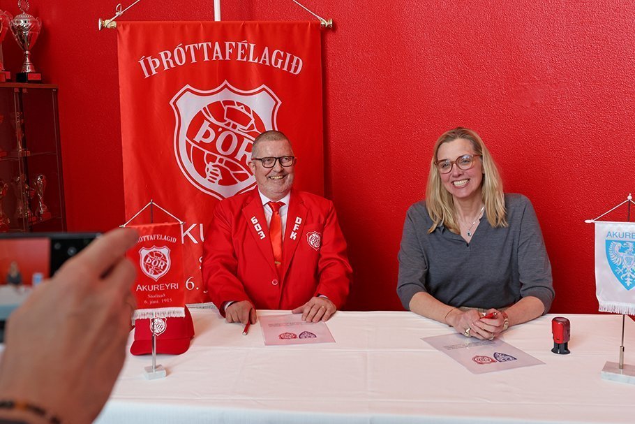 Nói Björnsson formaður Þórs og Ásthildur Sturludóttir bæjarstjóri undirrituðu samkomulagið.
Mynd - &hellip;