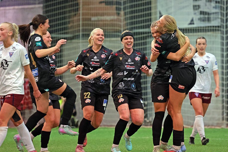 Marki fagnað.
Mynd - Skapti Hallgrímsson/Akureyri.net