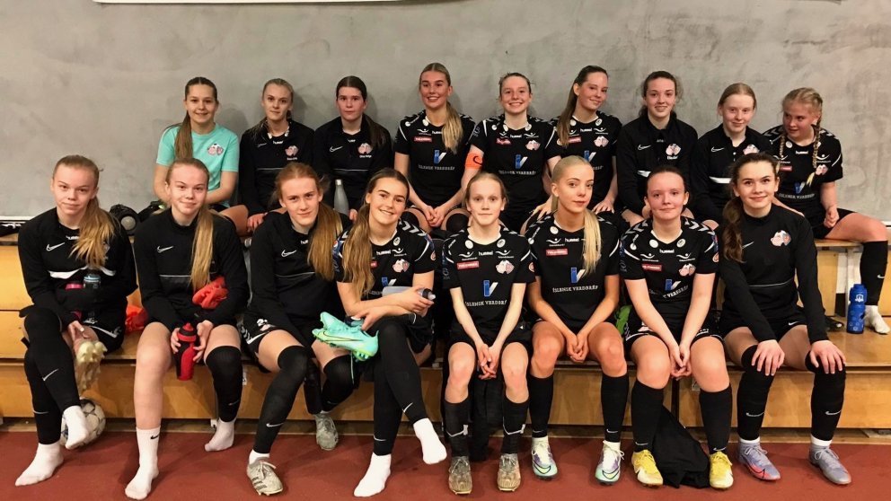 Sigurvegarar fyrstu lotu A-deildar