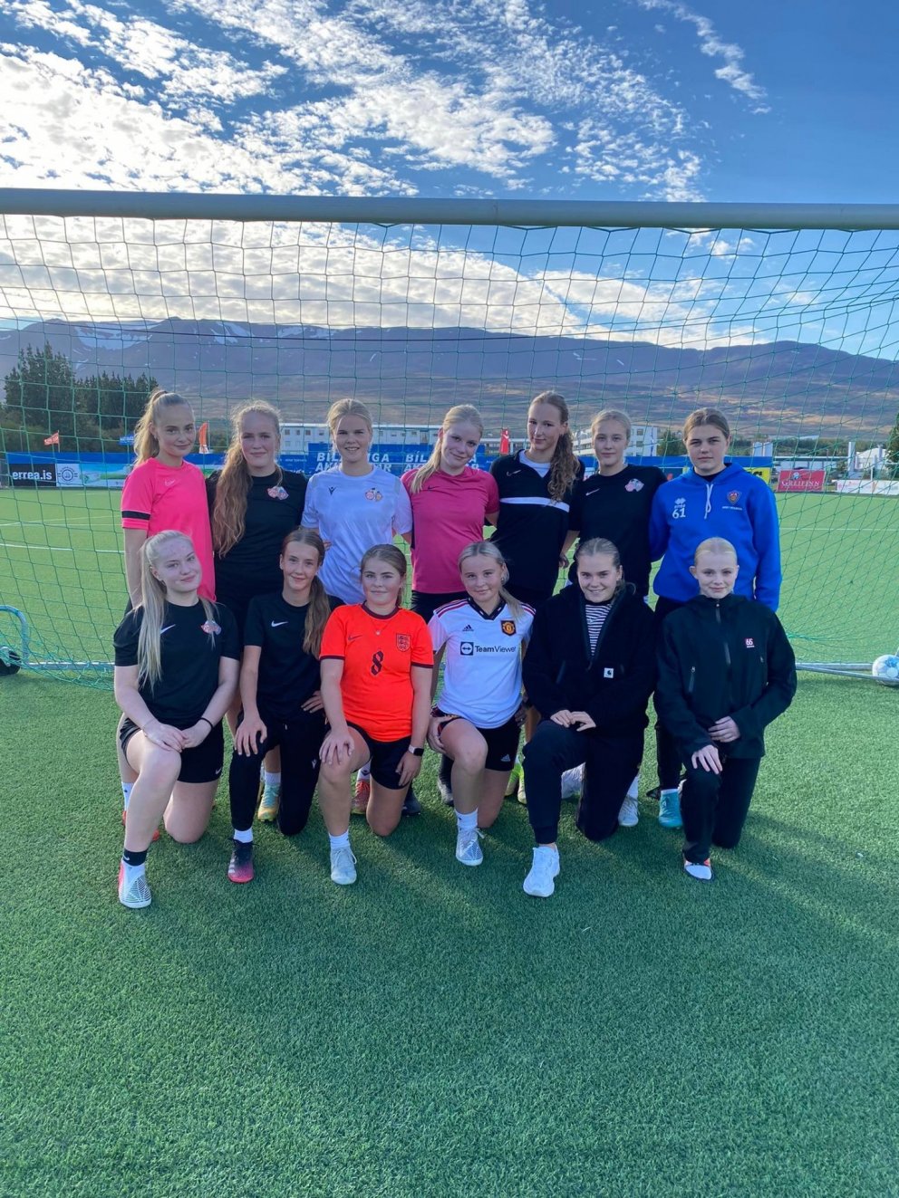 Hluti af liði 3.flokks kvenna sem leikur til úrslita um Íslandsmeistaratitil á sunnudag.