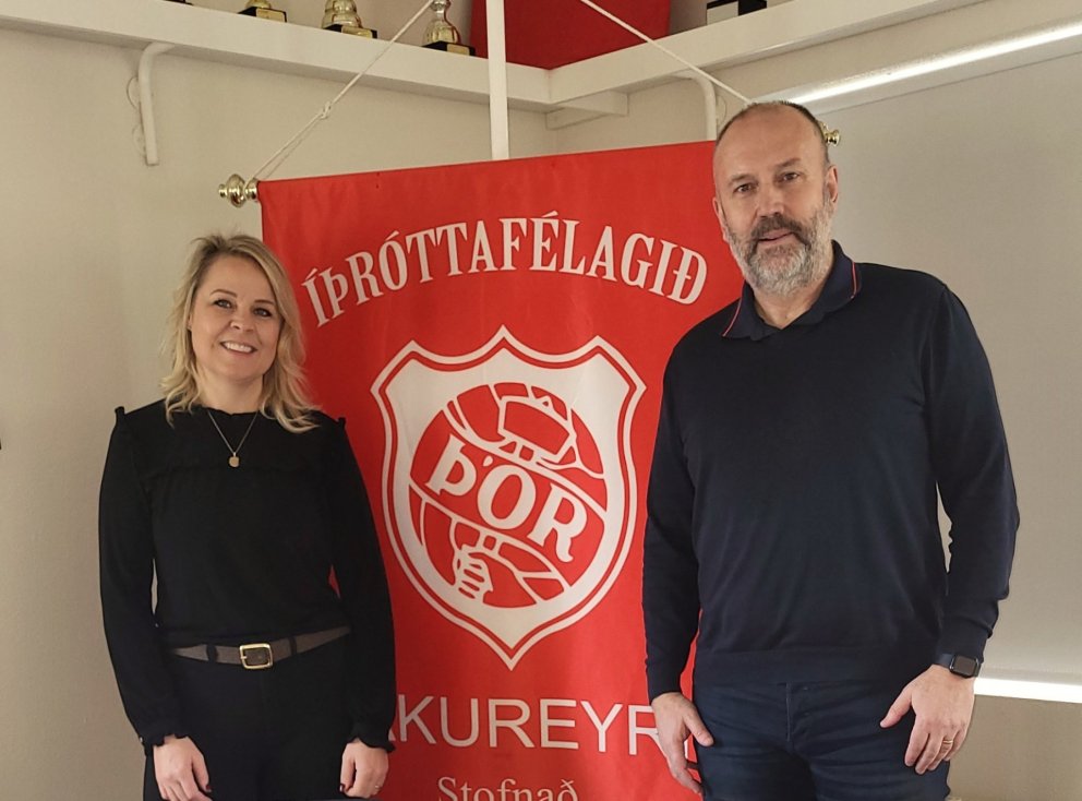 Þórunn Inga Ingjaldsdóttir frá markaðs- og samskiptadeild Samskipa og Reimar Helgason, framkvæmdastj…