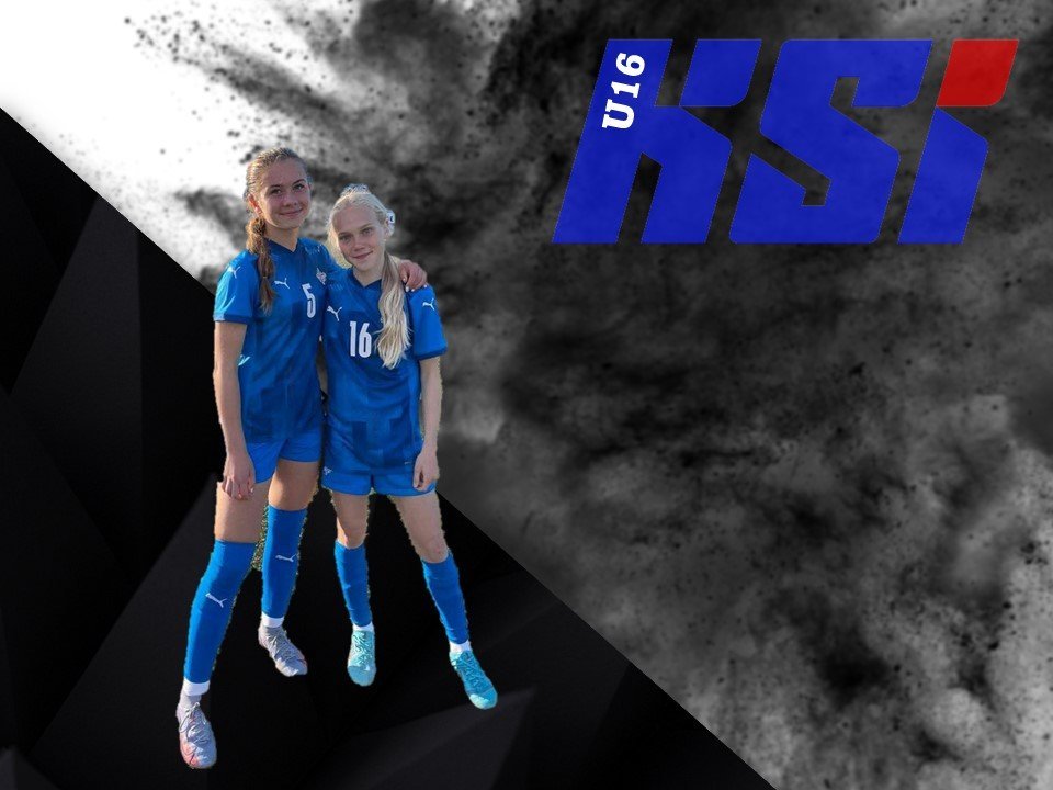 Kolfinna Eik Elínardóttir og Karlotta Björk Andradóttir í landsliðsgallanum.