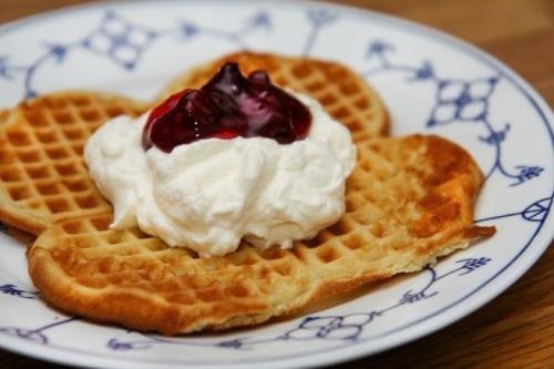 Þér er boðið í jólarjómavöfflur og rjúkandi súkkulaði